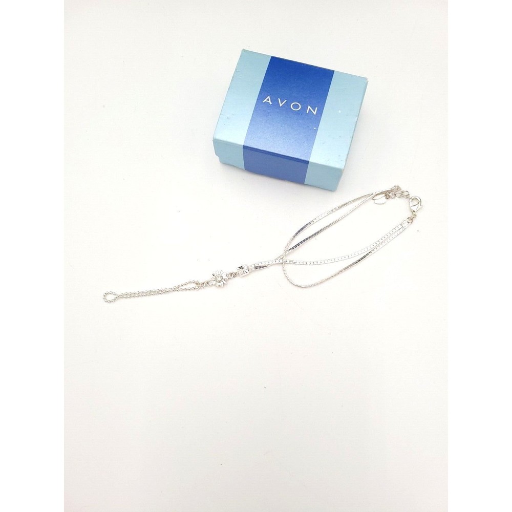 VTG Avon Silver tone Diamond Cut Accented Finger Chain Bracelet small New in Box
